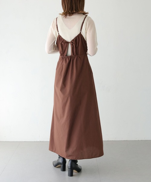 HER CLOSET（ハークローゼット）の「 【HER CLOSET】WEB限定バックリボンキャミワンピース WEB LIMITED BACK RIBBON CAMI DRESS（ワンピース・レディース・ブラック/ブラウン/カーキ・M）」の3枚目の写真