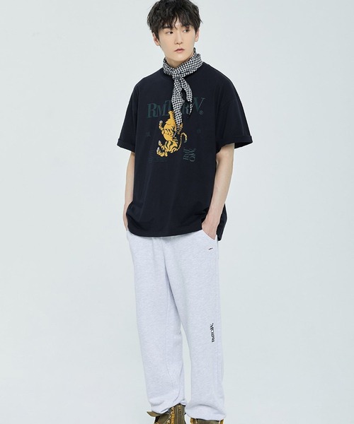 ROMANTIC CROWN(ロマンティッククラウン)の「【UNISEX】ROMANTIC CROWN/タイガーTEE 2194787(Tシャツ/カットソー・レディース・ライトグレー/ネイビー系/チャコール・MEDIUM/LARGE)」の4枚目の写真