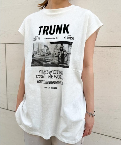 CHIGNON（シニヨン）の「CHIGNON フォトフレンチスリーブTシャツ（Tシャツ/カットソー・レディース・ライトカーキ/ホワイト/チャコールグレー・FREE）」の2枚目の写真