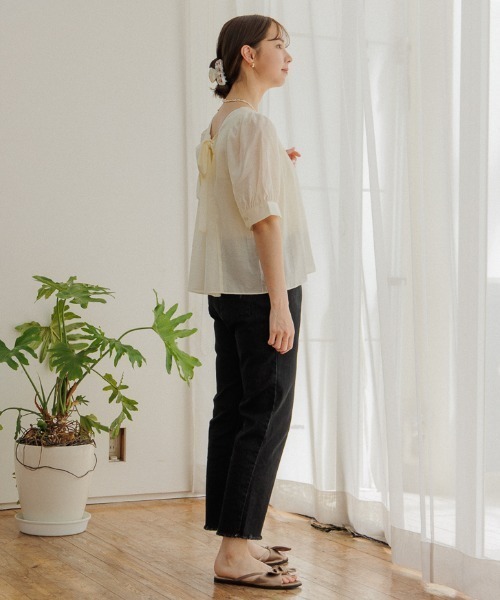 flower（フラワー）の「リボンパフハーフブラウス（シャツ/ブラウス・レディース・アイボリー/ブラウン/ブルー/グリーン・FREE）」の6枚目の写真