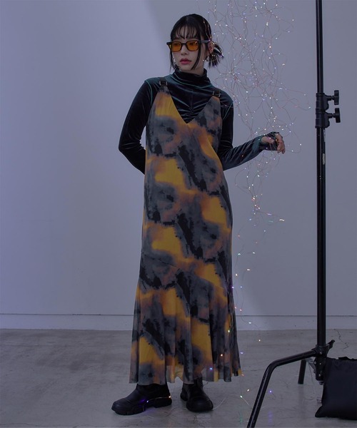 miette（ミエット）の「ﾌﾟﾘﾝﾄﾁｭｰﾙVﾈｯｸﾜﾝﾋﾟｰｽ（ワンピース・レディース・ネイビー/ダークグリーン/チャコール・FREE）」の2枚目の写真