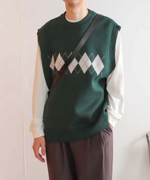 SENSE OF PLACE by URBAN RESEARCH（センスオブプレイスバイアーバンリサーチ）の「『ユニセックス』アーガイルニットベスト（ベスト・メンズ・ブラック/ライトベージュ/グリーン・MEDIUM/LARGE）」の6枚目の写真