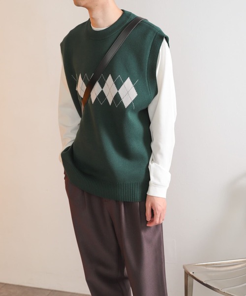 SENSE OF PLACE by URBAN RESEARCH（センスオブプレイスバイアーバンリサーチ）の「『ユニセックス』アーガイルニットベスト（ベスト・メンズ・ブラック/ライトベージュ/グリーン・MEDIUM/LARGE）」の7枚目の写真