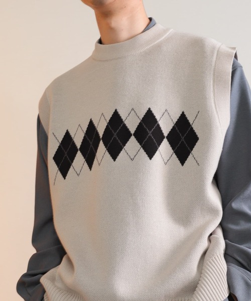 SENSE OF PLACE by URBAN RESEARCH（センスオブプレイスバイアーバンリサーチ）の「『ユニセックス』アーガイルニットベスト（ベスト・メンズ・ブラック/ライトベージュ/グリーン・MEDIUM/LARGE）」の12枚目の写真