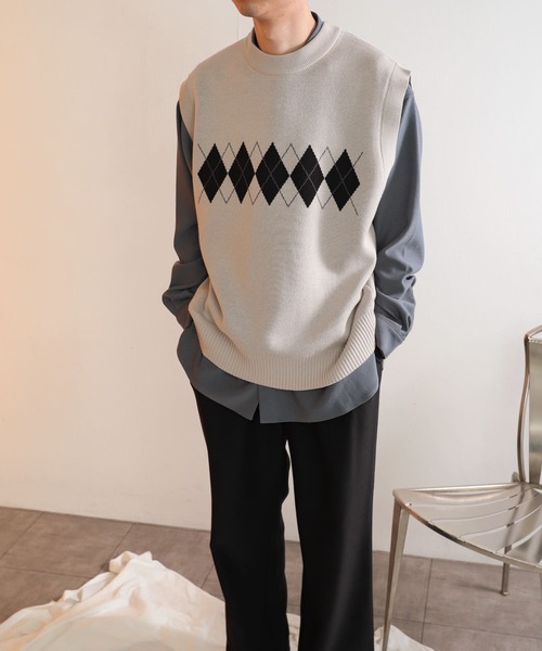 SENSE OF PLACE by URBAN RESEARCH（センスオブプレイスバイアーバンリサーチ）の「『ユニセックス』アーガイルニットベスト（ベスト・メンズ・ブラック/ライトベージュ/グリーン・MEDIUM/LARGE）」の15枚目の写真