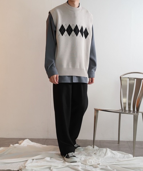 SENSE OF PLACE by URBAN RESEARCH（センスオブプレイスバイアーバンリサーチ）の「『ユニセックス』アーガイルニットベスト（ベスト・メンズ・ブラック/ライトベージュ/グリーン・MEDIUM/LARGE）」の16枚目の写真