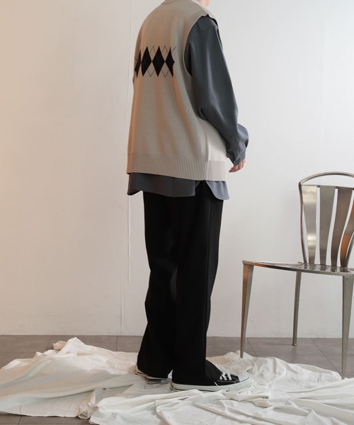 SENSE OF PLACE by URBAN RESEARCH（センスオブプレイスバイアーバンリサーチ）の「『ユニセックス』アーガイルニットベスト（ベスト・メンズ・ブラック/ライトベージュ/グリーン・MEDIUM/LARGE）」の17枚目の写真