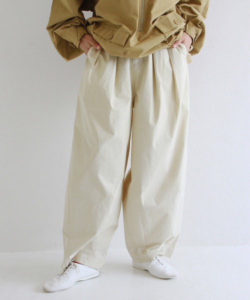 Crisp（クリスプ）の「ダブルタックボリュームパンツ（その他パンツ・レディース・ブラウン/アイボリー/ベージュ/カーキ・FREE）」の17枚目の写真
