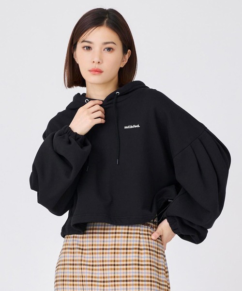 MILKFED.（ミルクフェド）の「CROPPED HOODIE（パーカー・レディース・オリーブ/ブラウン/ブラック・ONE SIZE）」の18枚目の写真