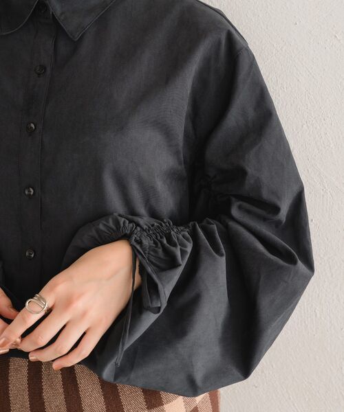 RETRO GIRL（レトロガール）の「起毛袖シャーリングSH（シャツ/ブラウス・レディース・ブラック/ライトベージュ/ブルー・FREE）」の8枚目の写真