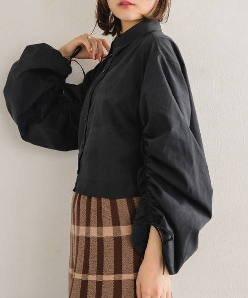 RETRO GIRL（レトロガール）の「起毛袖シャーリングSH（シャツ/ブラウス・レディース・ブラック/ライトベージュ/ブルー・FREE）」の18枚目の写真