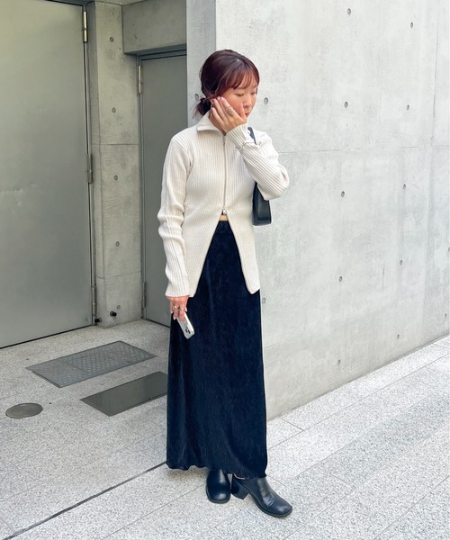 feepur（フェピュール）の「【TALLサイズあり】ベロアランダムプリーツナロースカート（スカート・レディース・グレー/ブラック/アイボリー・TALL/MEDIUM）」の6枚目の写真