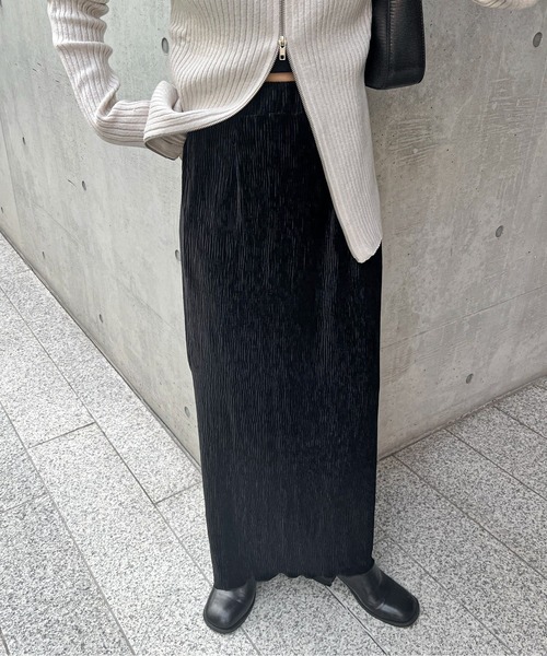 feepur（フェピュール）の「【TALLサイズあり】ベロアランダムプリーツナロースカート（スカート・レディース・グレー/ブラック/アイボリー・TALL/MEDIUM）」の9枚目の写真