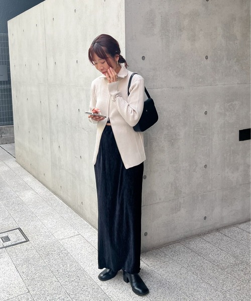 feepur（フェピュール）の「【TALLサイズあり】ベロアランダムプリーツナロースカート（スカート・レディース・グレー/ブラック/アイボリー・TALL/MEDIUM）」の12枚目の写真