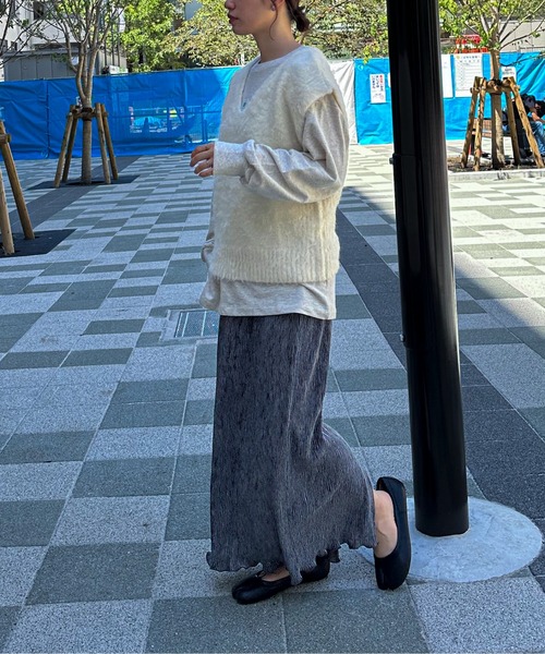 feepur（フェピュール）の「【TALLサイズあり】ベロアランダムプリーツナロースカート（スカート・レディース・グレー/ブラック/アイボリー・TALL/MEDIUM）」の15枚目の写真