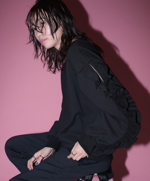 HERENCIA(ヘレンチア)の「2way フリル ジッパー スリーブ スウェット(スウェット・レディース・ブラック/オフホワイト/チャコールグレー・FREE)」の9枚目の写真