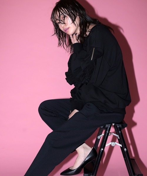 HERENCIA(ヘレンチア)の「2way フリル ジッパー スリーブ スウェット(スウェット・レディース・ブラック/オフホワイト/チャコールグレー・FREE)」の11枚目の写真