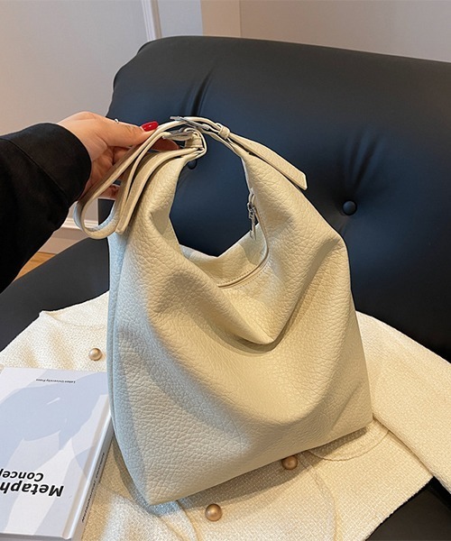 c.u.l（シーユーエル）の「PUレザー シンプルショルダーバッグ cula732（ショルダーバッグ・レディース・ブラック/ブラウン/アイボリー・FREE）」の5枚目の写真