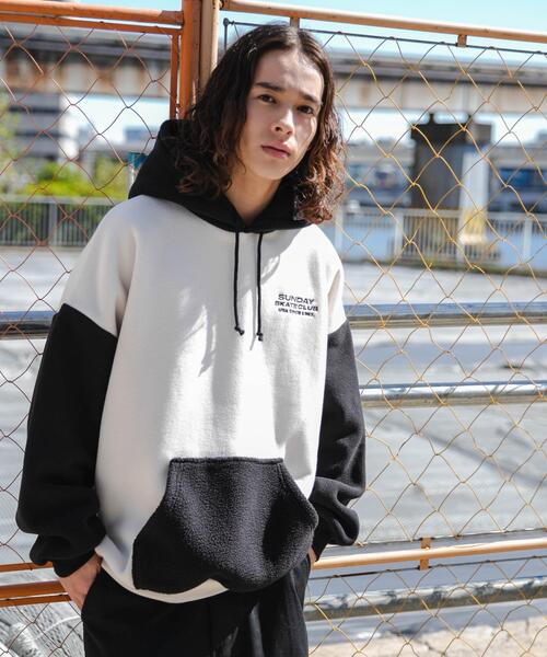 WEGO（ウィゴー）の「WEGO/バイカラーフリースグラフィックプルパーカー（パーカー・メンズ・ブラック/オフホワイト・MEDIUM/LARGE）」の16枚目の写真