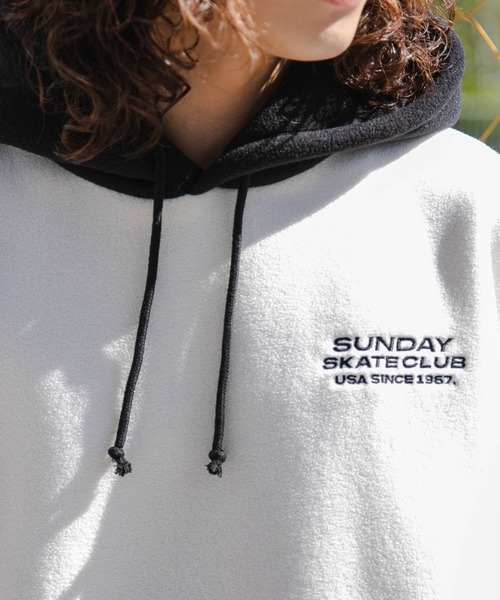 WEGO（ウィゴー）の「WEGO/バイカラーフリースグラフィックプルパーカー（パーカー・メンズ・ブラック/オフホワイト・MEDIUM/LARGE）」の5枚目の写真