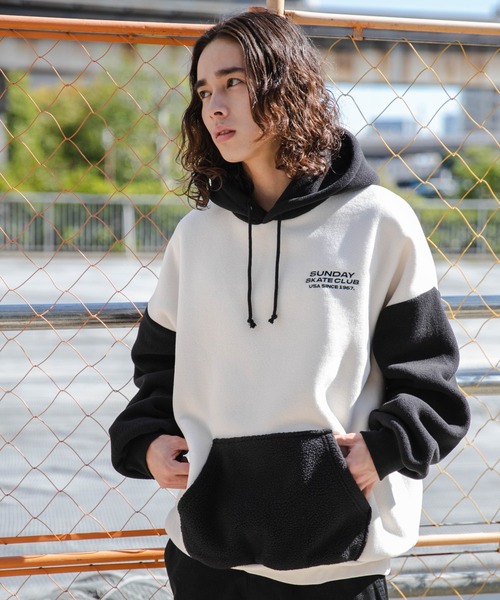 WEGO（ウィゴー）の「WEGO/バイカラーフリースグラフィックプルパーカー（パーカー・メンズ・ブラック/オフホワイト・MEDIUM/LARGE）」の9枚目の写真