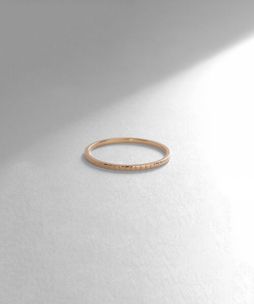 COCOSHNIK(ココシュニック)の「K10ブロックカット リング(リング・レディース・イエローゴールド・10号/12号/14号)」の1枚目の写真