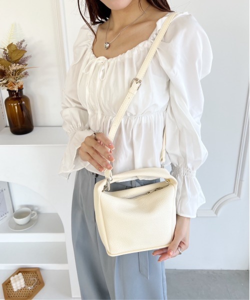 thank U more（サンキューモア）の「２WAY エコレザーワンショルダーミニＢＡＧ（ショルダーバッグ・レディース・ブラック/アイボリー・FREE）」の6枚目の写真