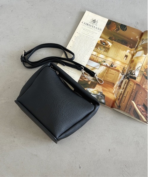 thank U more（サンキューモア）の「２WAY エコレザーワンショルダーミニＢＡＧ（ショルダーバッグ・レディース・ブラック/アイボリー・FREE）」の8枚目の写真