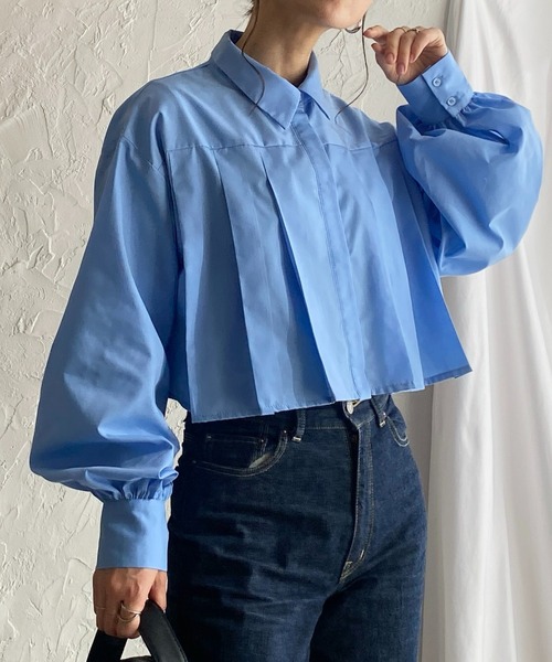 She's Closet（シーズクローゼット）の「襟付き長袖ショート丈タックプリーツブラウスシャツ（シャツ/ブラウス・レディース・ブラック/ホワイト/ブルー/グレー・FREE）」の4枚目の写真