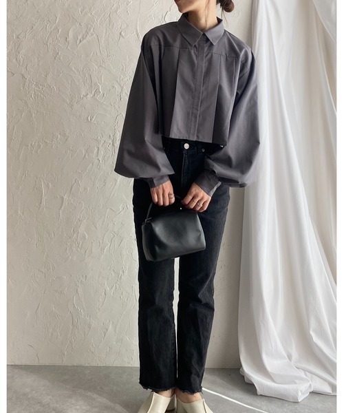 She's Closet（シーズクローゼット）の「襟付き長袖ショート丈タックプリーツブラウスシャツ（シャツ/ブラウス・レディース・ブラック/ホワイト/ブルー/グレー・FREE）」の17枚目の写真