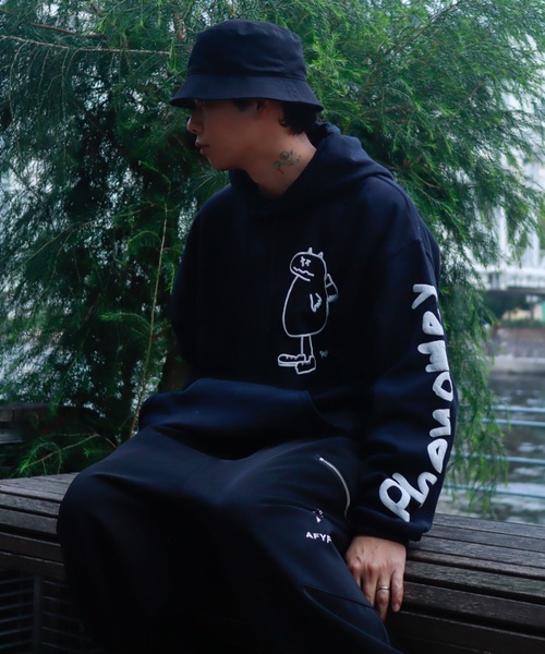 AFYF(エーエフワイエフ)の「AFYF GILDAN BODYSOUVENIR HOODED SW3/ギルダンボディ スーベニアフーディ スウェットパーカー(パーカー・メンズ・ホワイト系その他2/ブラック系その他2/ブラック系その他/ホワイト系その他/ブラック系その他7/ブラック系/ホワイト系その他3/ブラック系その他4/ブラック系その他6/ホワイト系その他5/ホワイト系その他6/ホワイト系その他7/ホワイト系/ホワイト系その他4/ブラック系その他3/ブラック系その他5・FREE)」の15枚目の写真
