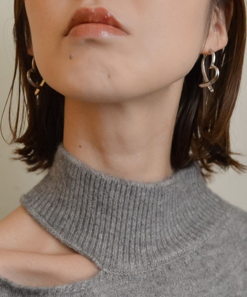 styiro(スタイロ)の「ニッケルフリー ハートデザイン チャームキャッチピアス(ピアス(両耳用)・レディース・シルバー/ゴールド・FREE)」の4枚目の写真