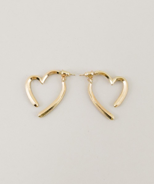 styiro(スタイロ)の「ニッケルフリー ハートデザイン チャームキャッチピアス(ピアス(両耳用)・レディース・シルバー/ゴールド・FREE)」の6枚目の写真
