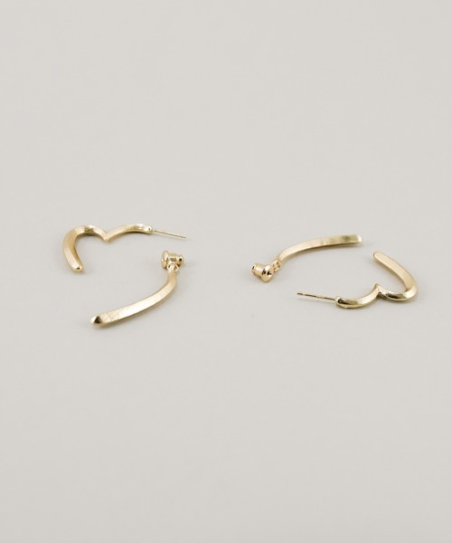 styiro(スタイロ)の「ニッケルフリー ハートデザイン チャームキャッチピアス(ピアス(両耳用)・レディース・シルバー/ゴールド・FREE)」の7枚目の写真