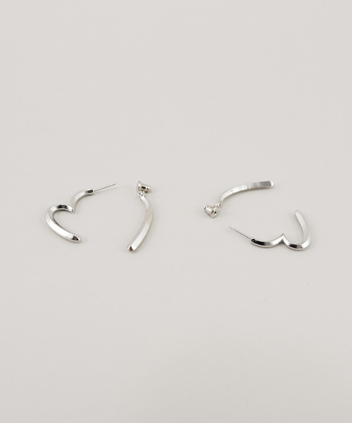 styiro(スタイロ)の「ニッケルフリー ハートデザイン チャームキャッチピアス(ピアス(両耳用)・レディース・シルバー/ゴールド・FREE)」の10枚目の写真