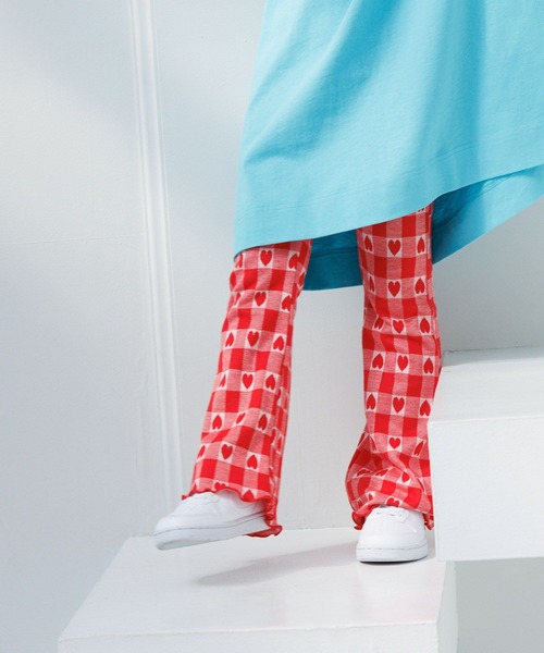 LOWRYS FARM(ローリーズファーム)の「ハートカットジャガードフレアパンツ 107986(その他パンツ・キッズ・ブラック/ブルー/レッド・140cm/130cm/120cm/110cm/150cm)」の1枚目の写真