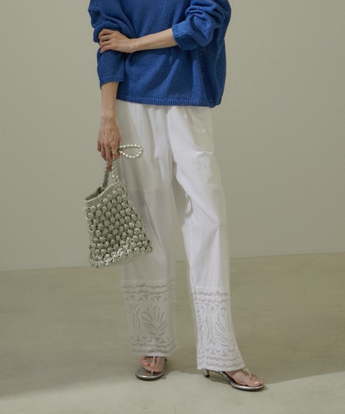 【SALON adam et rope' 】ハンドアップリケ刺繍イージーパンツ SALON adam et rope'（サロン アダム エ ロペ）の「【WEB限定