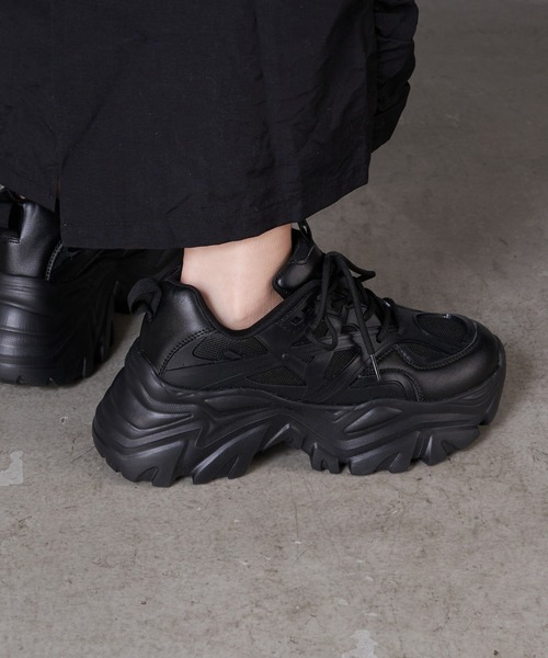 RAY CASSIN（レイカズン）の「レースアップダッドスニーカー（スニーカー・レディース・ブラック/ホワイト・SMALL/MEDIUM/LARGE）」の2枚目の写真