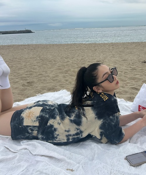 INTER FACTORY（インターファクトリー）の「AINA - タイダイ刺繍セットアップ　made in INTER FACTORY（Tシャツ/カットソー・レディース・ピンク/チャコールグレー/ホワイト/ネイビー/ブラウン・FREE）」の13枚目の写真