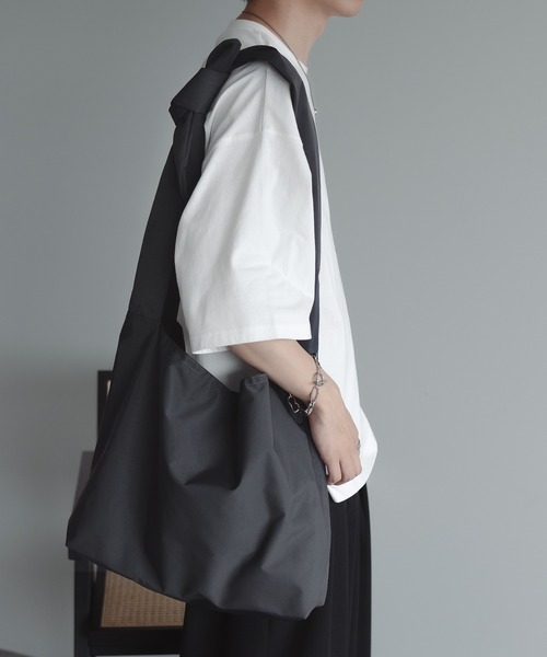 epnok(エプノック)の「ノットショルダーBAG(ショルダーバッグ・メンズ・ブラック/チャコールグレー・ONE SIZE)」の8枚目の写真