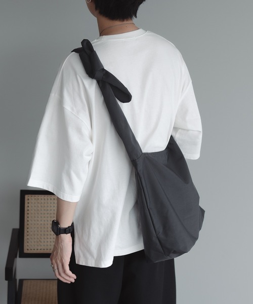 epnok(エプノック)の「ノットショルダーBAG(ショルダーバッグ・メンズ・ブラック/チャコールグレー・ONE SIZE)」の5枚目の写真