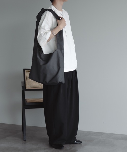 epnok(エプノック)の「ノットショルダーBAG(ショルダーバッグ・メンズ・ブラック/チャコールグレー・ONE SIZE)」の14枚目の写真