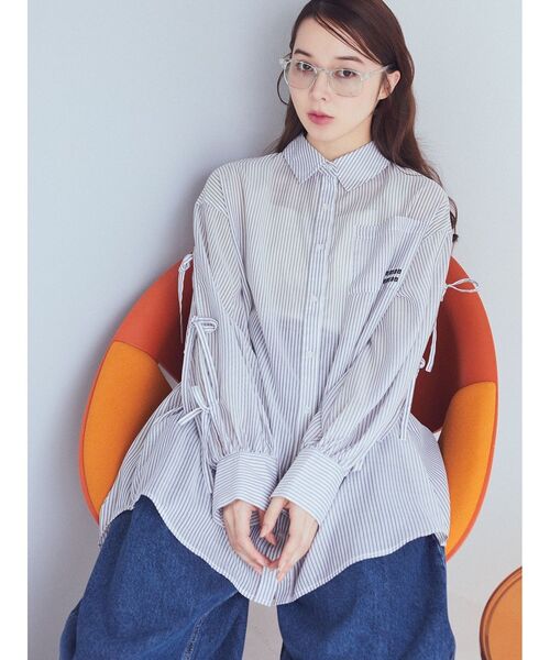 earth music&ecology（アースミュージックアンドエコロジー）の「袖スリットリボンロングシャツ（シャツ/ブラウス・レディース・グレー/サックスブルー/ブルー・FREE）」の5枚目の写真