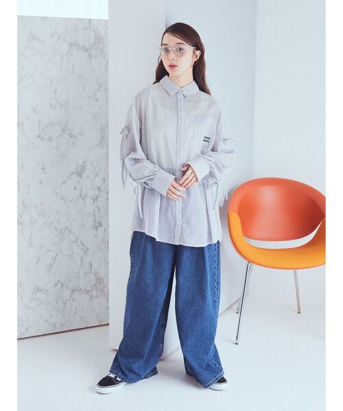 earth music&ecology（アースミュージックアンドエコロジー）の「袖スリットリボンロングシャツ（シャツ/ブラウス・レディース・グレー/サックスブルー/ブルー・FREE）」の7枚目の写真
