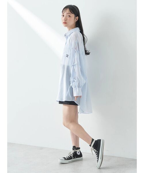 earth music&ecology（アースミュージックアンドエコロジー）の「袖スリットリボンロングシャツ（シャツ/ブラウス・レディース・グレー/サックスブルー/ブルー・FREE）」の13枚目の写真