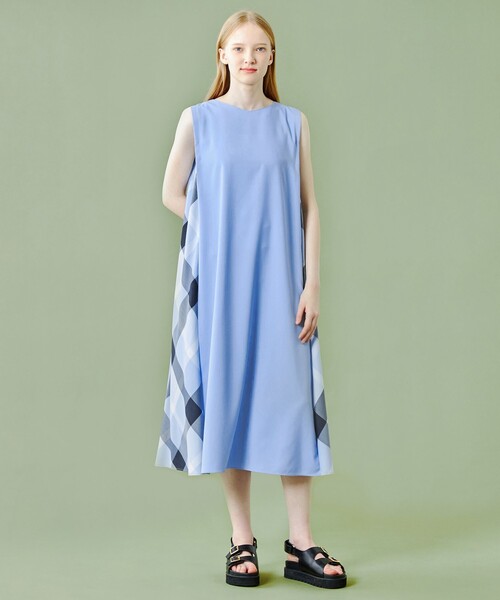 BLUE LABEL CRESTBRIDGE（ブルーレーベルクレストブリッジ）の