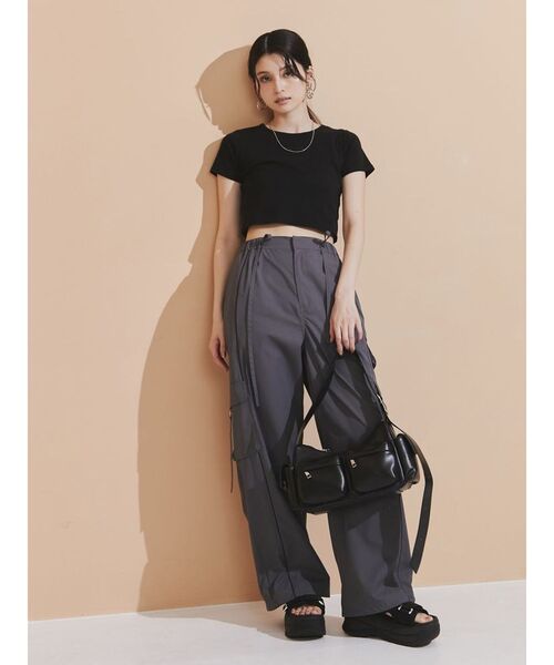 MURUA(ムルーア)の「ラインカーゴパンツ(カーゴパンツ・レディース・グレー/ホワイト/グリーン・2/1)」の5枚目の写真