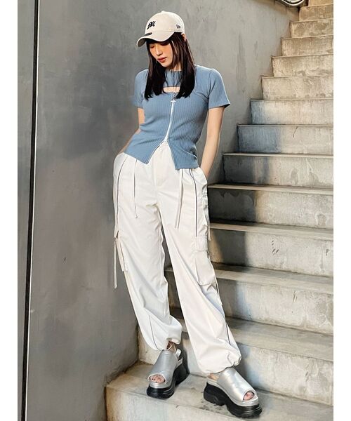 MURUA(ムルーア)の「ラインカーゴパンツ(カーゴパンツ・レディース・グレー/ホワイト/グリーン・2/1)」の11枚目の写真