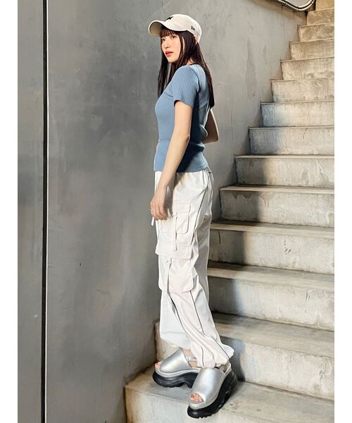 MURUA(ムルーア)の「ラインカーゴパンツ(カーゴパンツ・レディース・グレー/ホワイト/グリーン・2/1)」の12枚目の写真