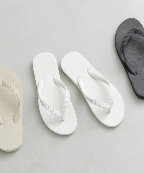 URBAN RESEARCH DOORS(アーバンリサーチドアーズ)の「『一部別注カラー』BEACH WALK ビーチサンダル(サンダル・レディース・ブラック/アイボリー/ブルー/ピンク/ホワイト・24/23)」の2枚目の写真